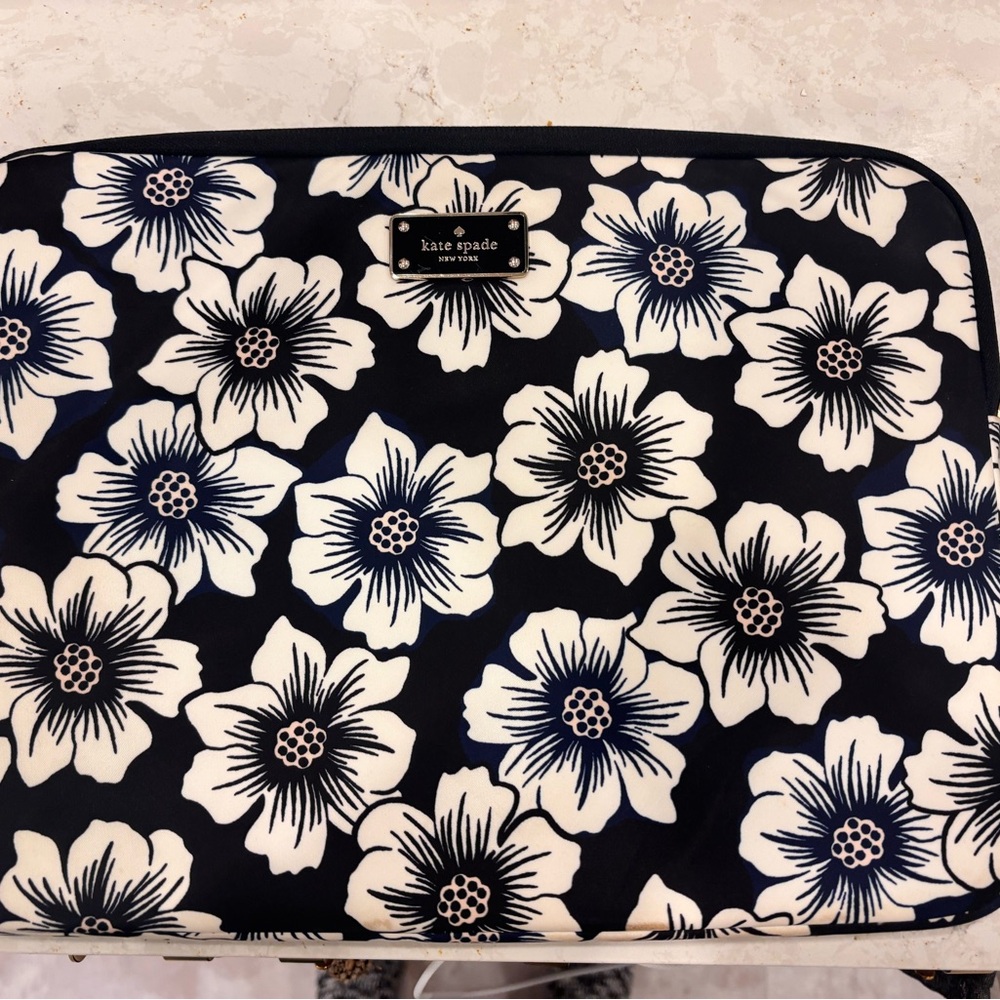 SOLD - Kate Spade dark navy and White Floral laptop case